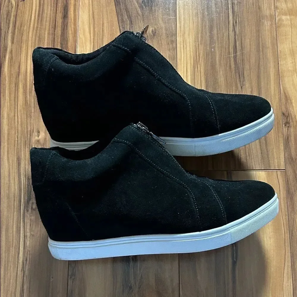 Blondo Glenda Black Suede High-Top Sneaker Booties